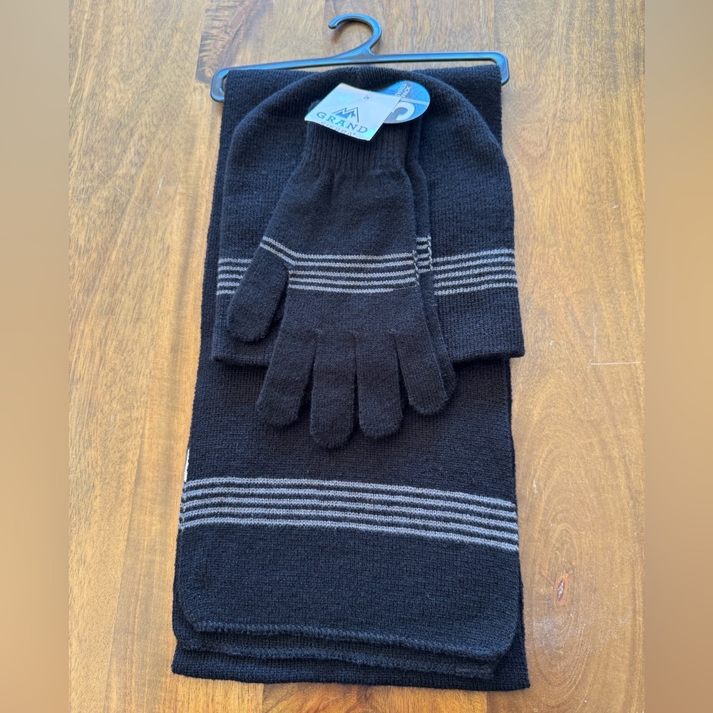 Grand Sierra 3 piece set knit black‎ winter scarf gloves hat one size